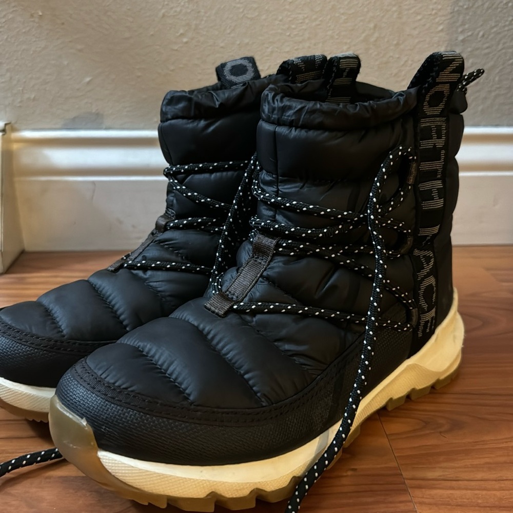 THE NORTH FACE THERMOBALL LACE-UP BOOTS.